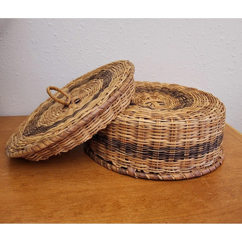 Vintage Handmade Two-tone Lidded‎ Wicker Rattan Basket w/ Handle 3.5